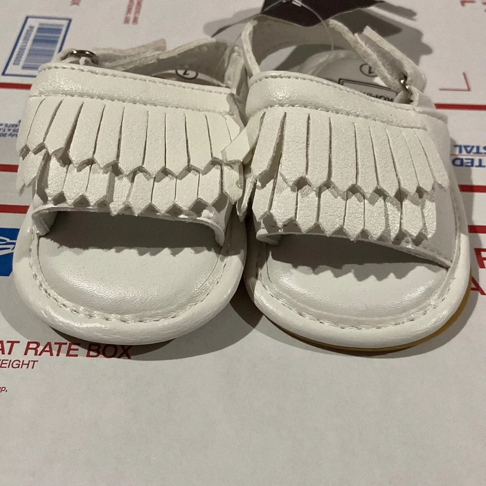 Romirus baby shoes Baby Sandals fringe NWT white 💕 0-6 months size 1
